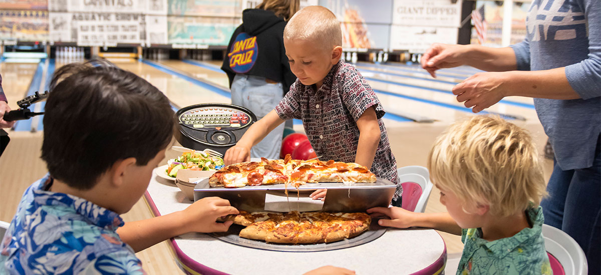 KIds with Pizza